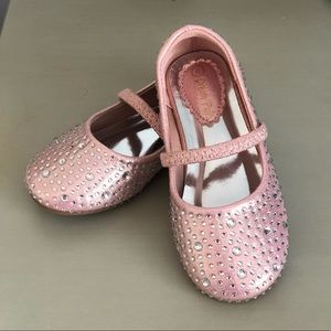 Dream Pairs size 8 pink dress shoe.